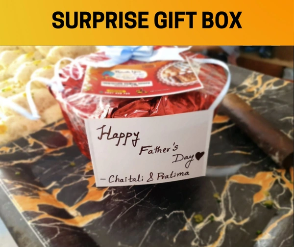 সারপ্রাইজ গিফট বাক্স  ও ফুলের তোরা  (Surprise Gift Box & flower bouquet)